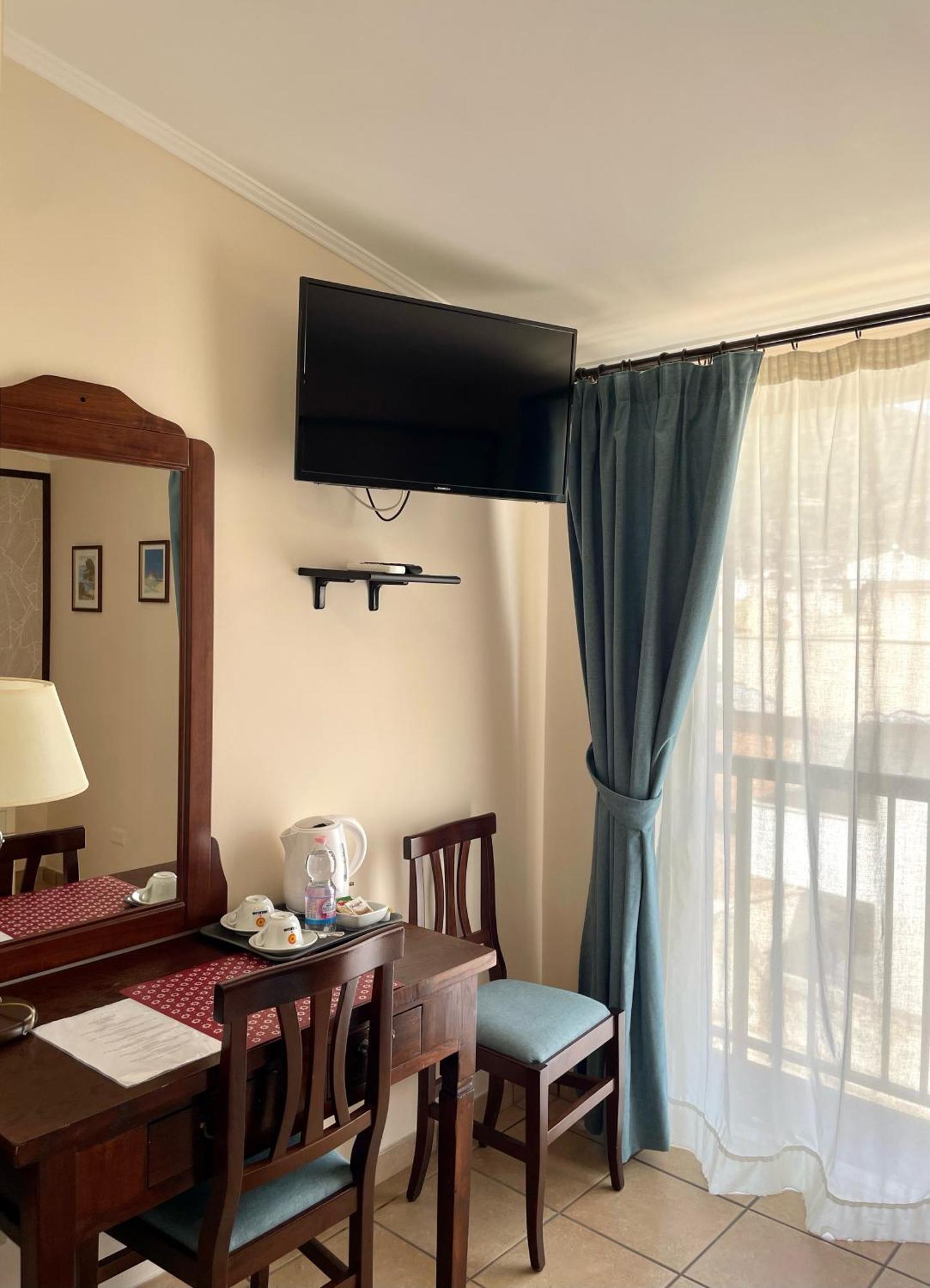 Casa Famiani Bed & Breakfast Летоянни Экстерьер фото